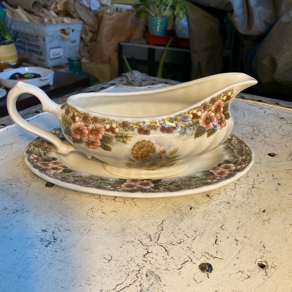 Churchill Thanksgiving 9” Gravy Boat & Under Plate